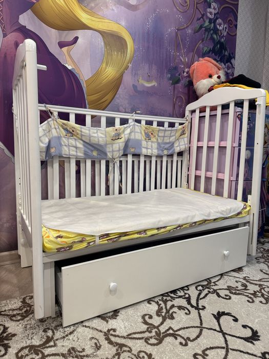 Продам кроватку с матрасом