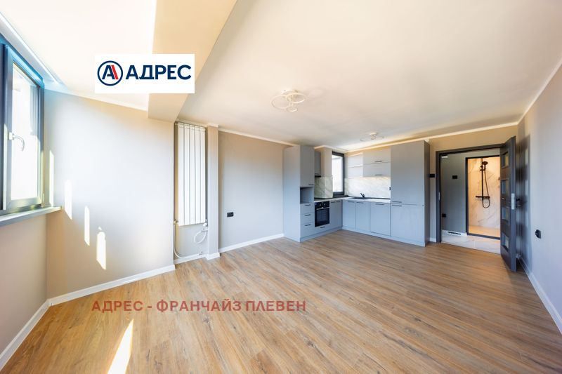 Продава се Тристаен апартамент в Враца, Център - 73 кв.м за 951 €/кв.м - Снимка #2