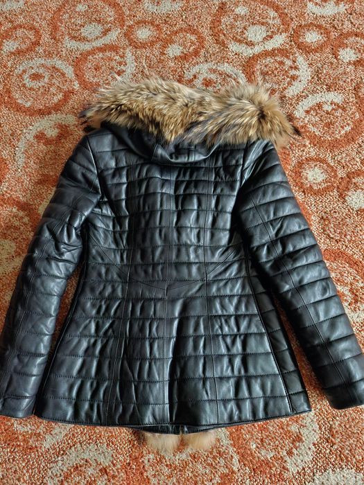 Топло кожено палтенце