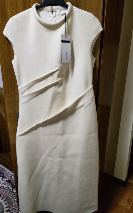 Продам SportMax новое платье