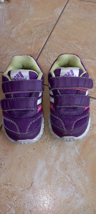 Маратонки Adidas за момиче