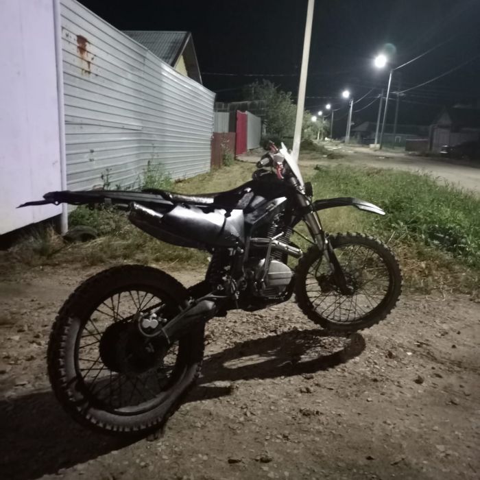 Продам эндуро 250кубов