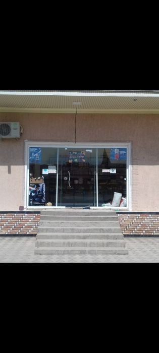 Naklonna shisha  sotiladi