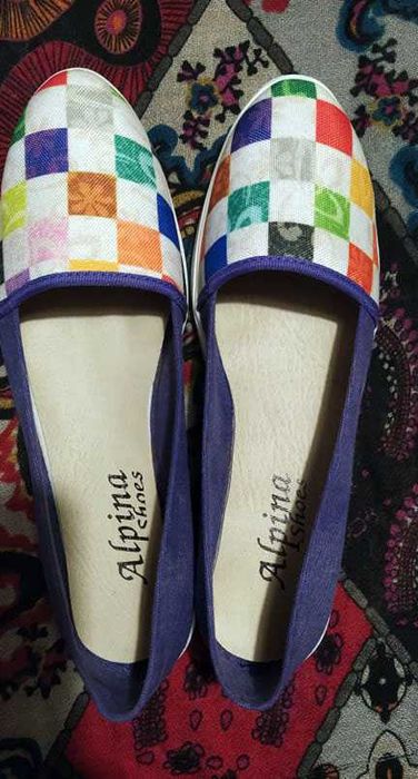 Цветни дамски обувки тип пантоф, номер 38, чисто нови.