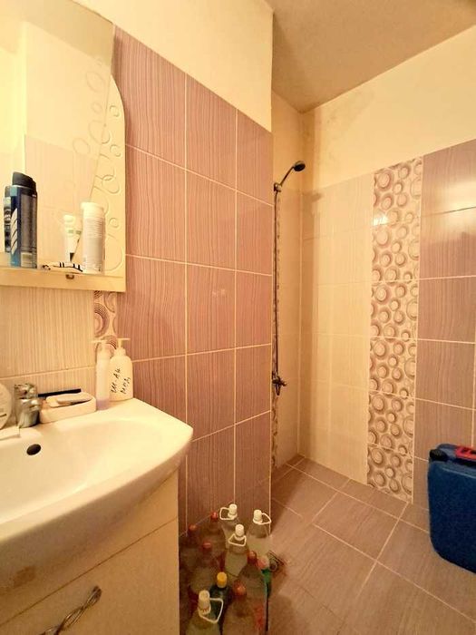 Дава се под наем Тристаен апартамент в София, Хладилника - 75 кв.м за 85000 € - Снимка #6