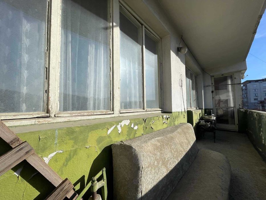 Двустаен апартамент в кв. Голо Бърдо