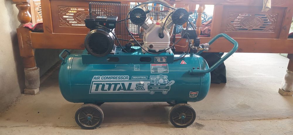 Продается компрессор 100л