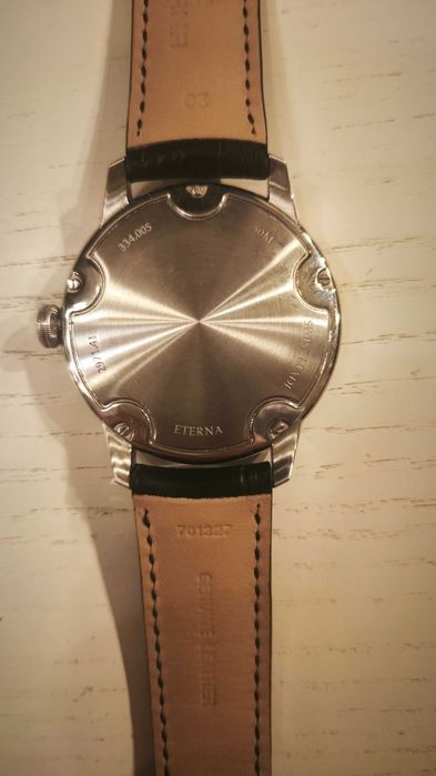 Швейцарски часовник Eterna 334.005 (Madison Big Date Small Seconds)