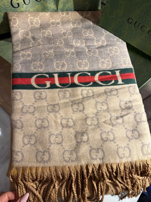 Esarfa groasa gucci
