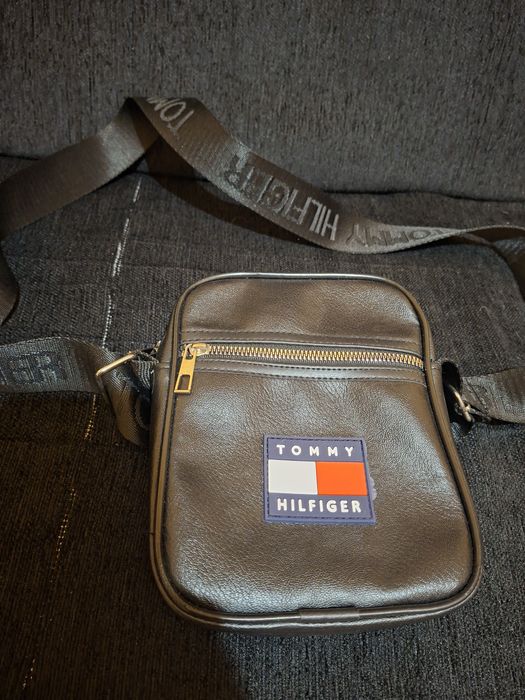 Borseta- Tommy Hilfiger