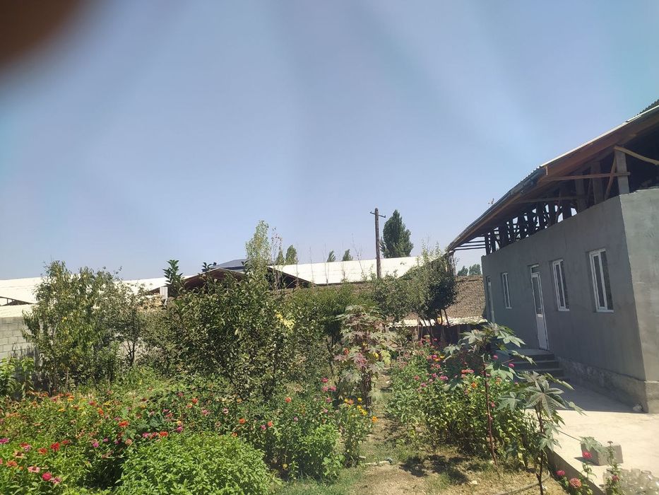 Uy sotiladi Narxi 45 ming $ . 6 soʻtix 4 xona