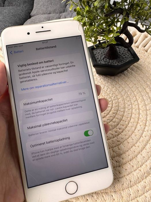 iPhone 8 Plus 64Gb 79% Baterie.