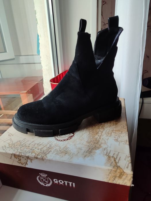 Продаю обувь демисезонную