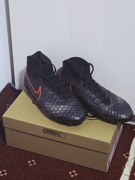 Vand crampoane nike