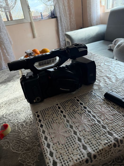 Видеокамера Panasonic-AG-UX90 4К