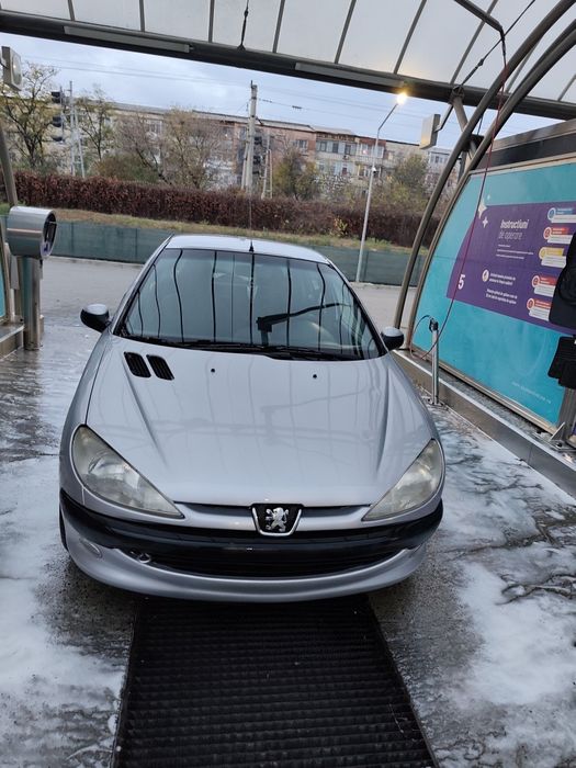 Peugeot 206, inmatriculat,stare bună, consum mic -2800 lei lei