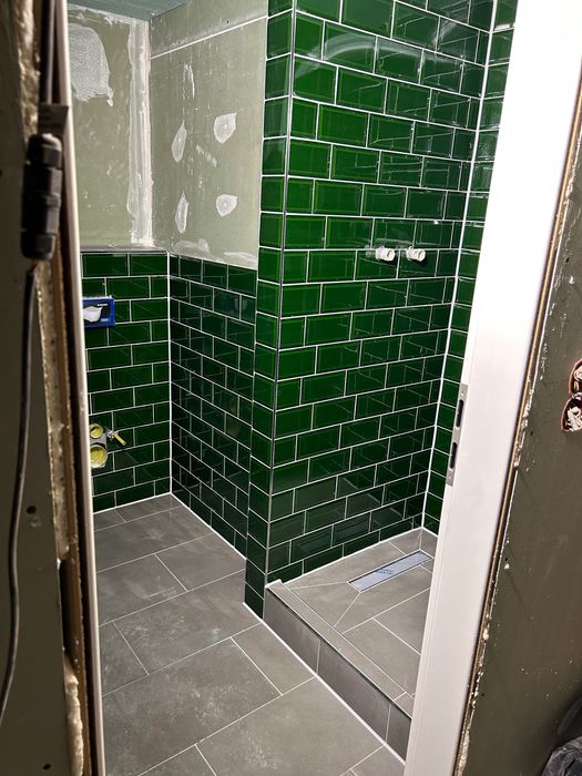 Извършване на вътрешни ремонтни услуги: