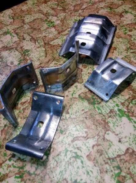 Планка, комбиниран винт - шпилка и крилчата гайка за маса