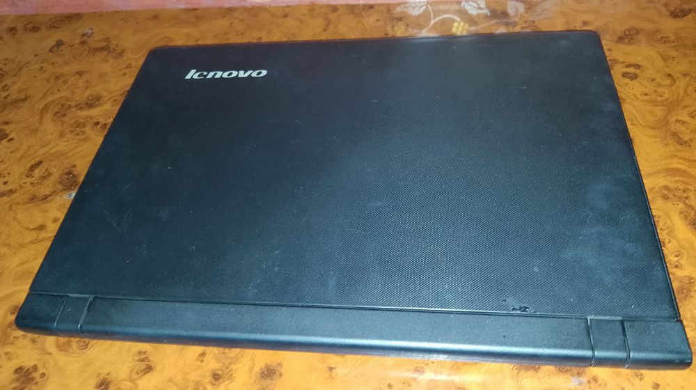 Noutbuk Lenovo sotiladi