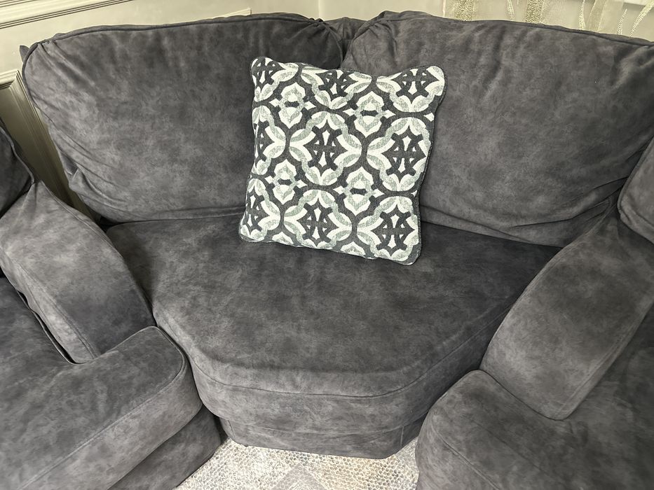 Диван, угол и кресло Ashley