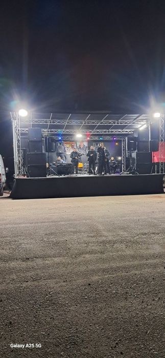Scena mobila 8m pe 6m înălțime 4,5m