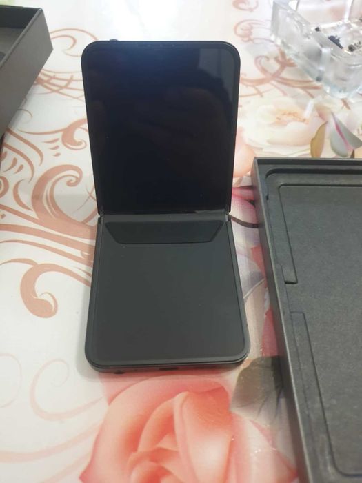 Samsung Galaxy Z Flip7