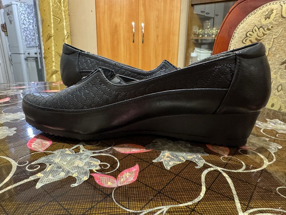 Продам женские туфли