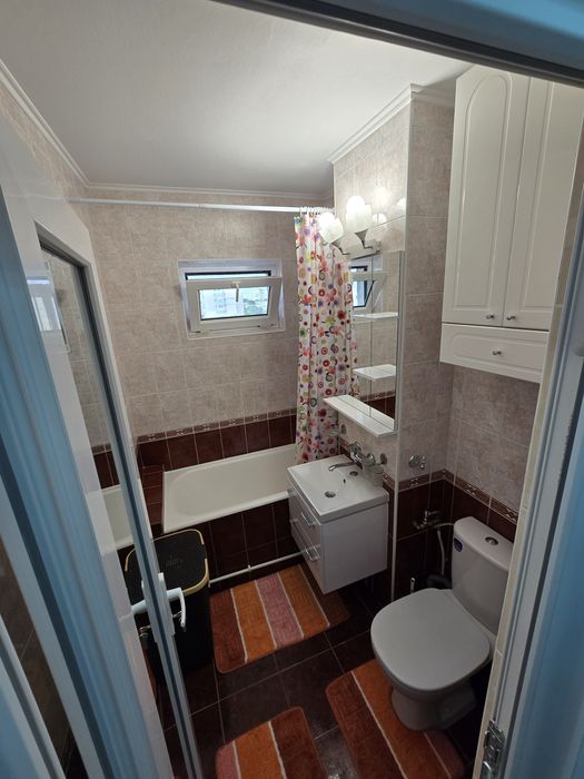 Inchiriez apartament  2 camere Tomis Nord(Rovere)