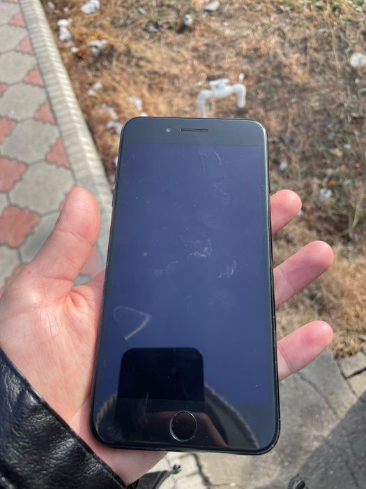 Iphone 7+ sotiladi yangi ochilnagan