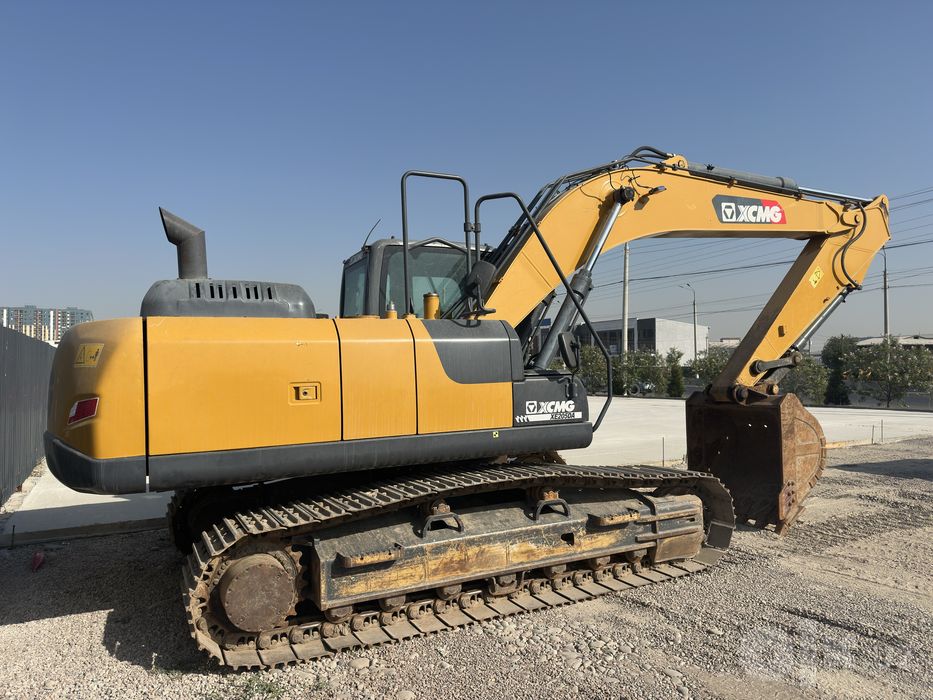 XCMG XE205DA ekskavator 2021 yil, zo’r holatda