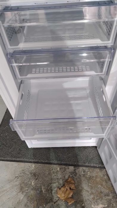 Чисто нов Вертикален Фризер BEKO-БЕКО 192 см 404 л AeroFlow™ No Frost