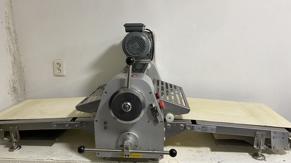 Тестораскаточная машина