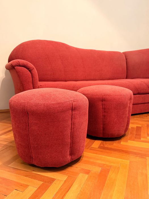 Ъглов Диван + 2 табуретки