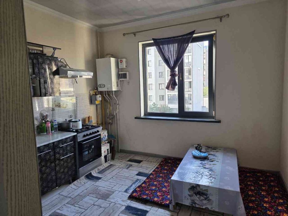 Sergeli 3 metro bekati 3 xonali kvartira ijaraga 95 kv/m faqat oila