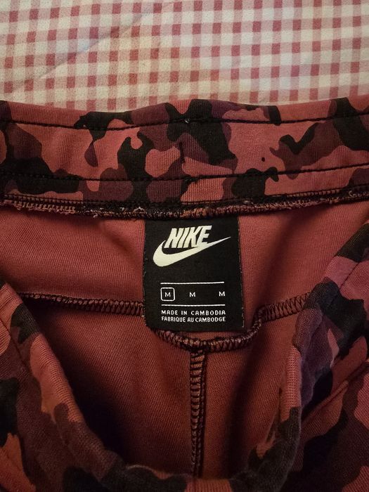 Trening Nike Tech Fleece Red Camo