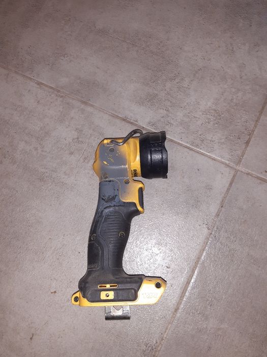 Lanterna led Dewalt DCL 040