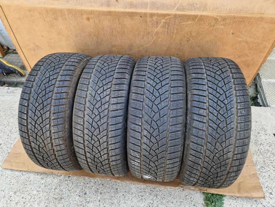 4 Goodyear R20 255/45 Зимни гуми  DOT2720