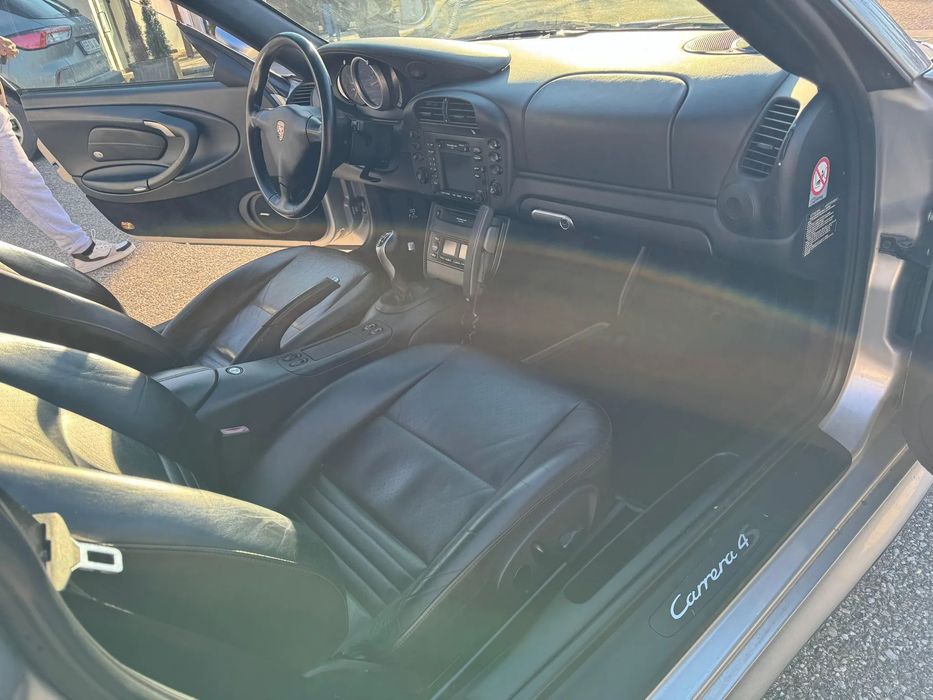 Porsche 911 Întreținut exemplar, stare tehnică și estetică foarte bună.