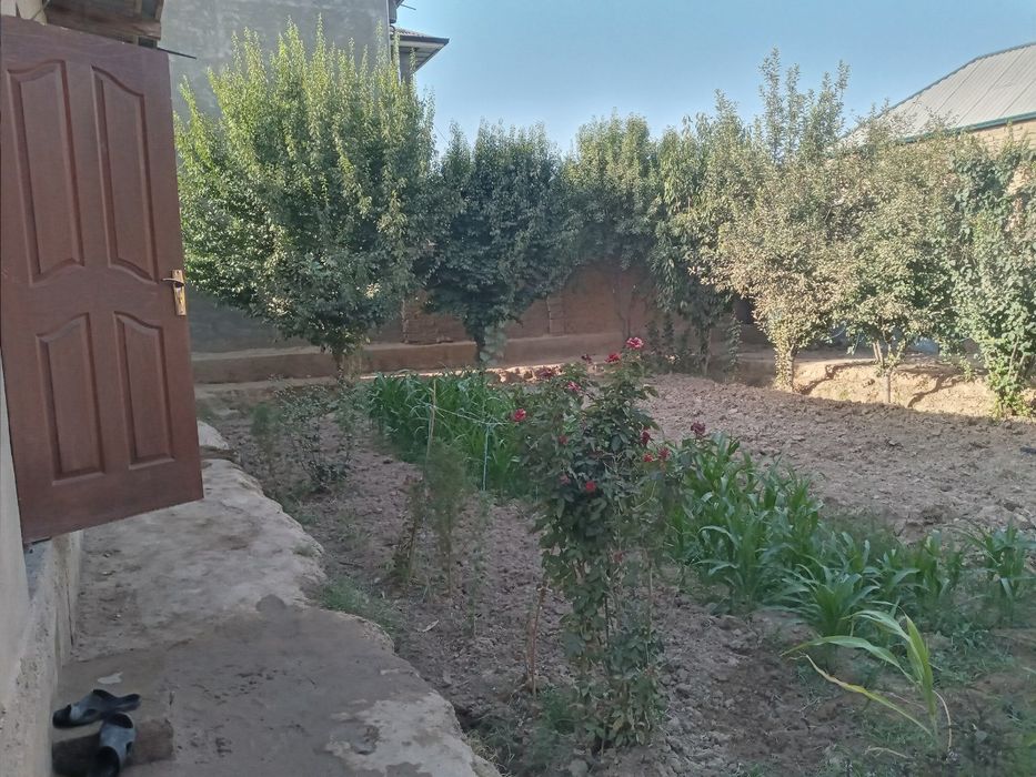 Участка йери 7 сутик 5 хона  ичимлик суви и электр токи утказилган