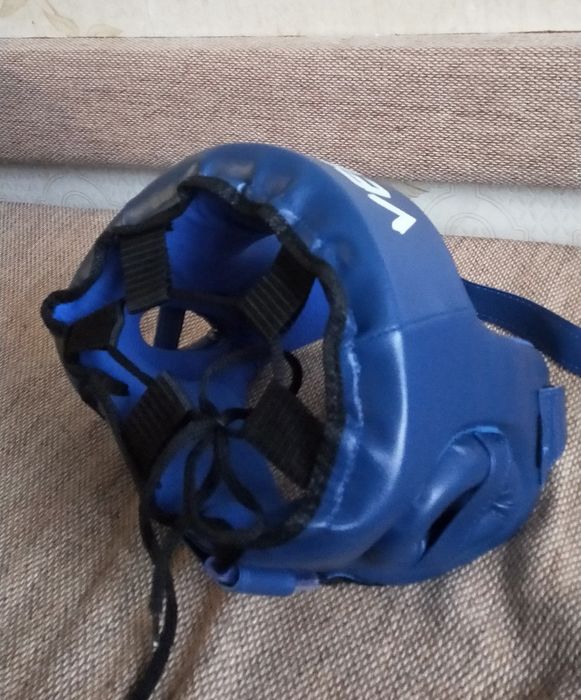 Продам шлем, щитки, кимоно