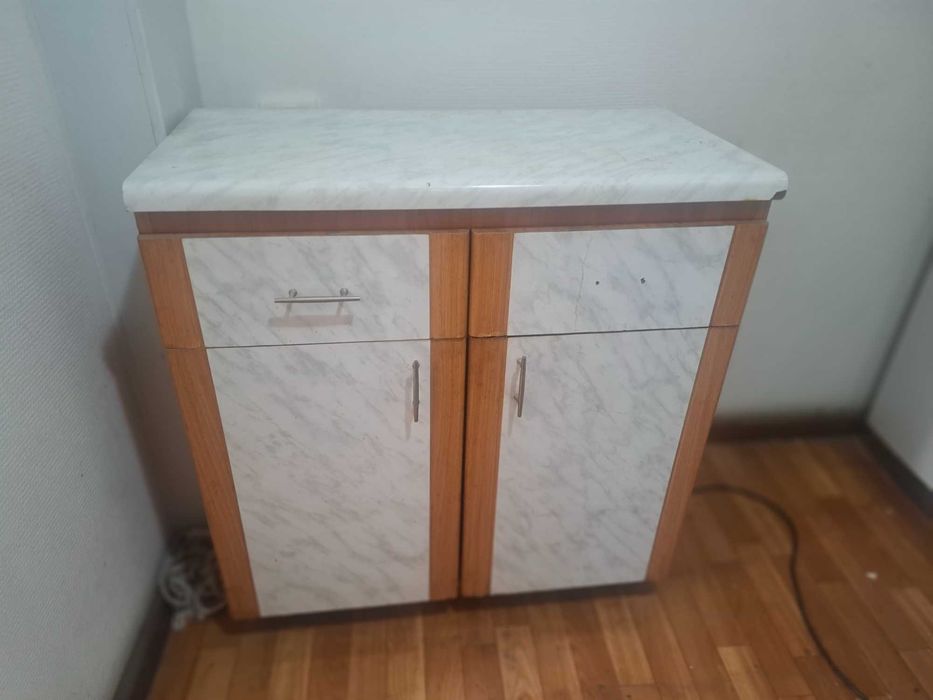 Продам гарнитур кухонный