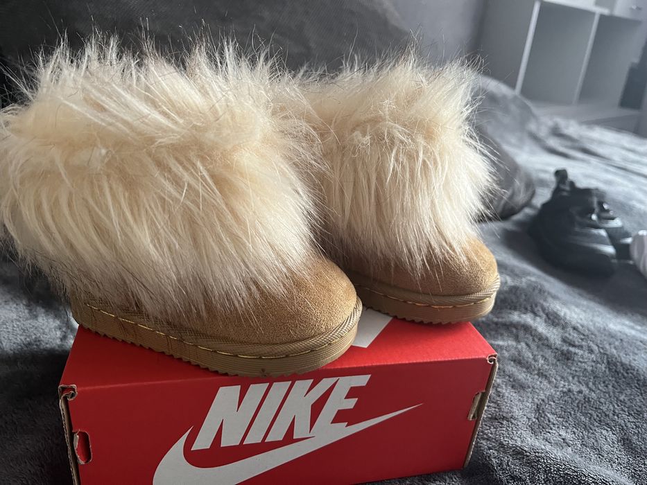 Детски боти с пух