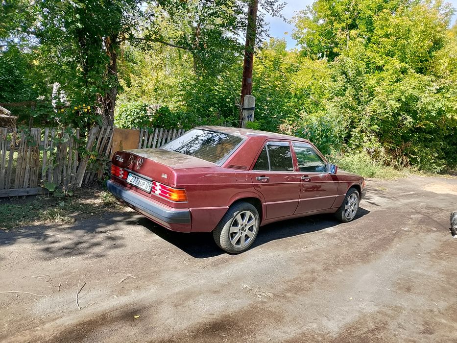 Мерседес Бенс 190