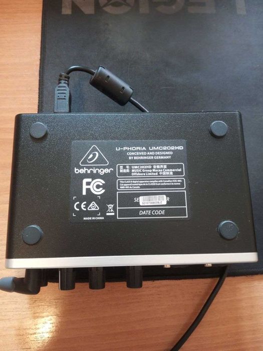 Звуковая карта Behringer UMC202HD
