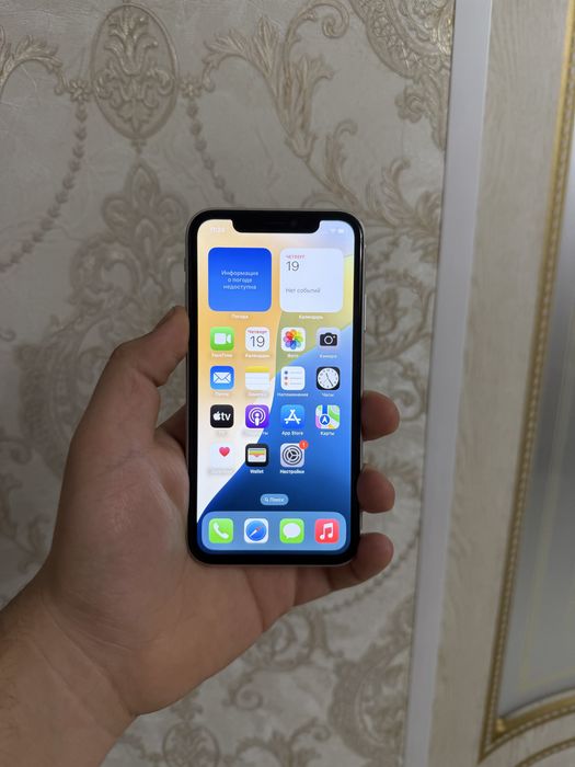 Продам Айфон 11 128G