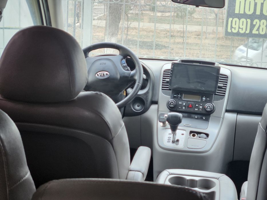 Kia Carnival sotiladi