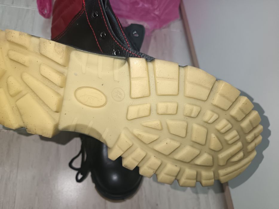 Спец обувь  40 размер. Новый. 11000т