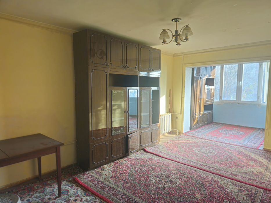 Продаётся 2х комнатная квартира рядом Эко Базар (метро Беруний]