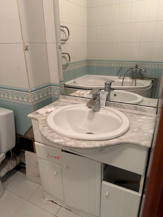 Продам унитазы,раковину