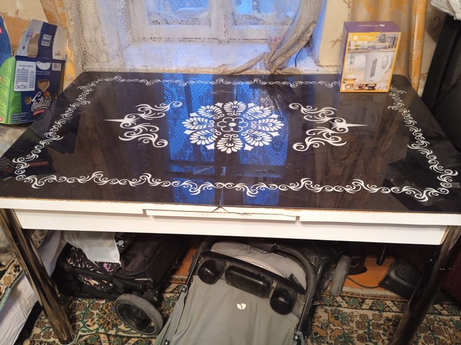 Стол   стеклянный